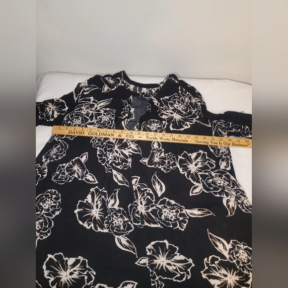 Free People Over Sized Black and White Hibiscus Swing Tunic Dress sz XS - Picture 6 of 9